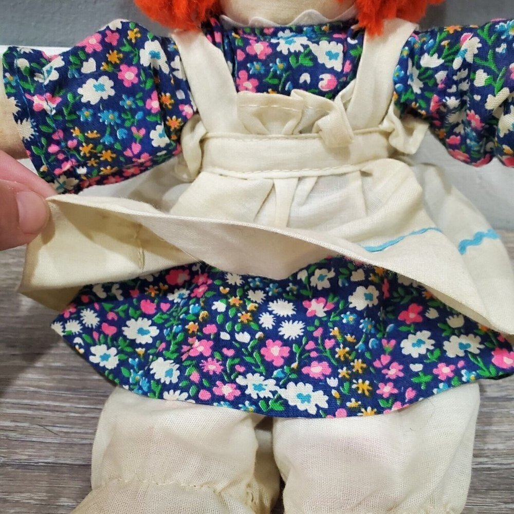 Vintage Raggedy Ann 11 inch Cloth Doll Hand Sewn Floral Dress and Apron - Picture 3 of 10